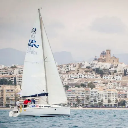 アパート Edificio Astoria ベニドルム